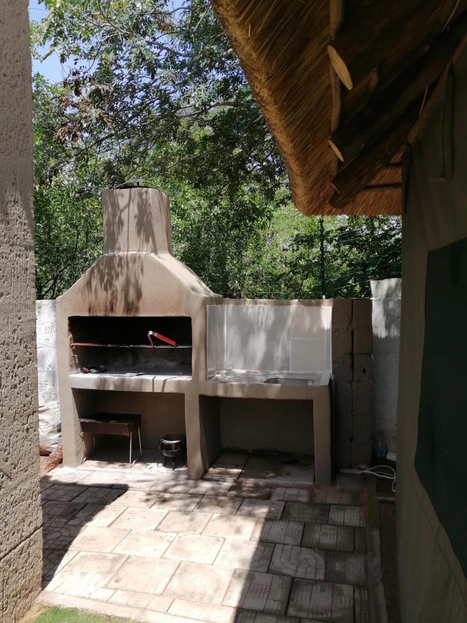 Looks Cottages Self Catering Apartments Kasane Exterior foto