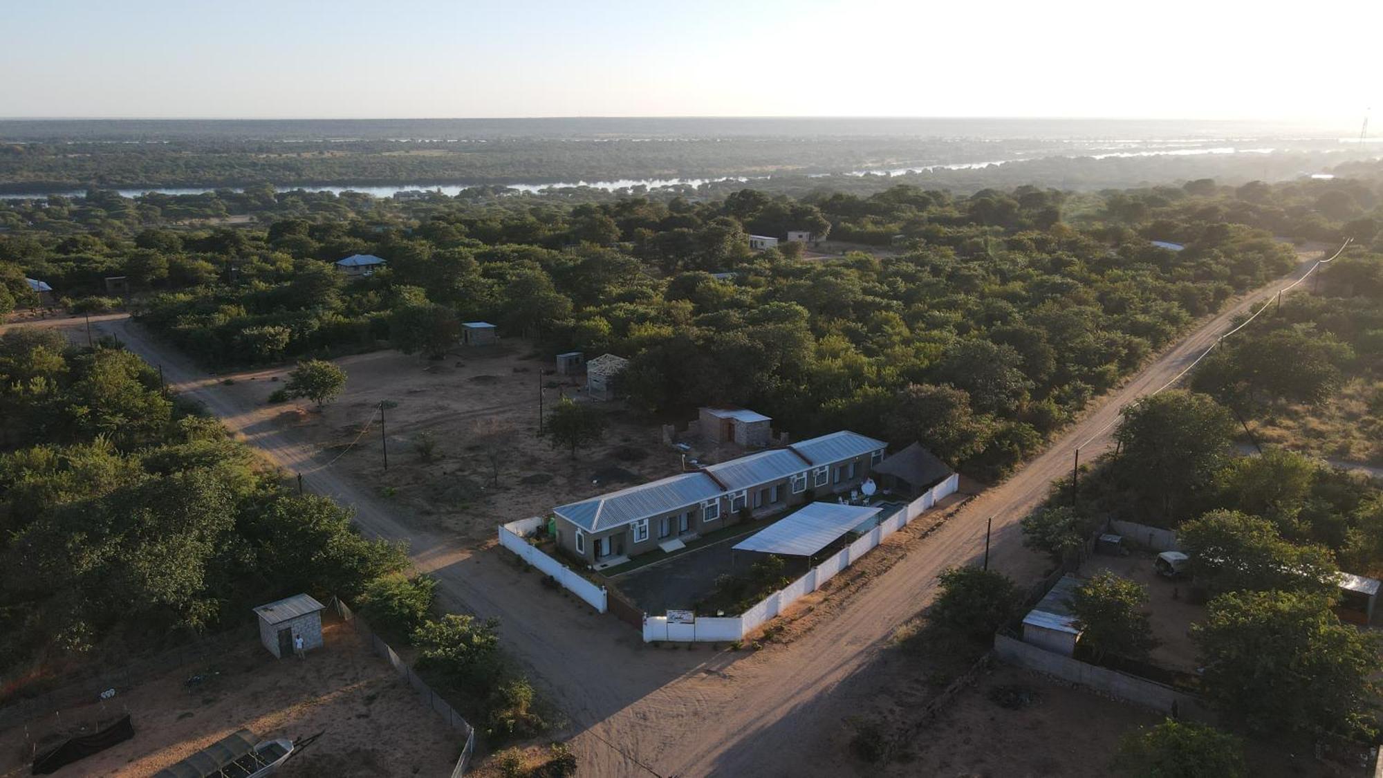 Looks Cottages Self Catering Apartments Kasane Exterior foto